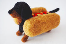 Load image into Gallery viewer, Needle felted black and tan wiener dog